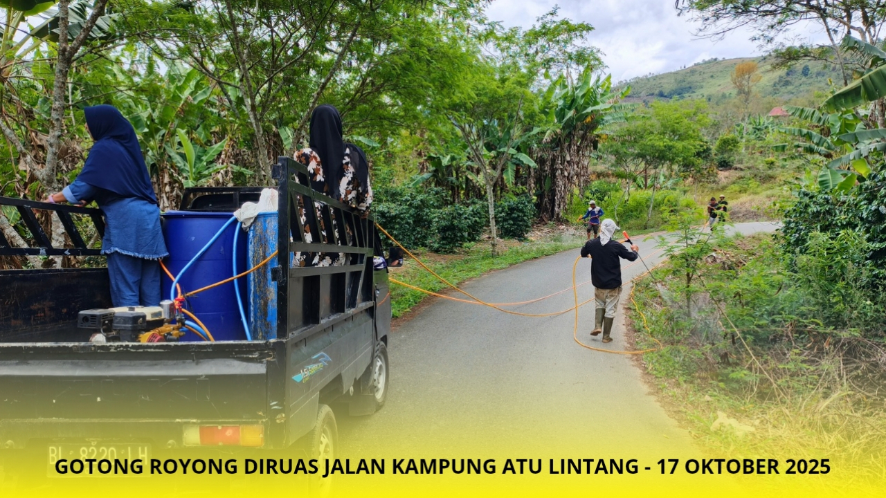 Gotong Royong Pemdes Atu Lintang Bersihkan Ruas Jalan Lingkungan