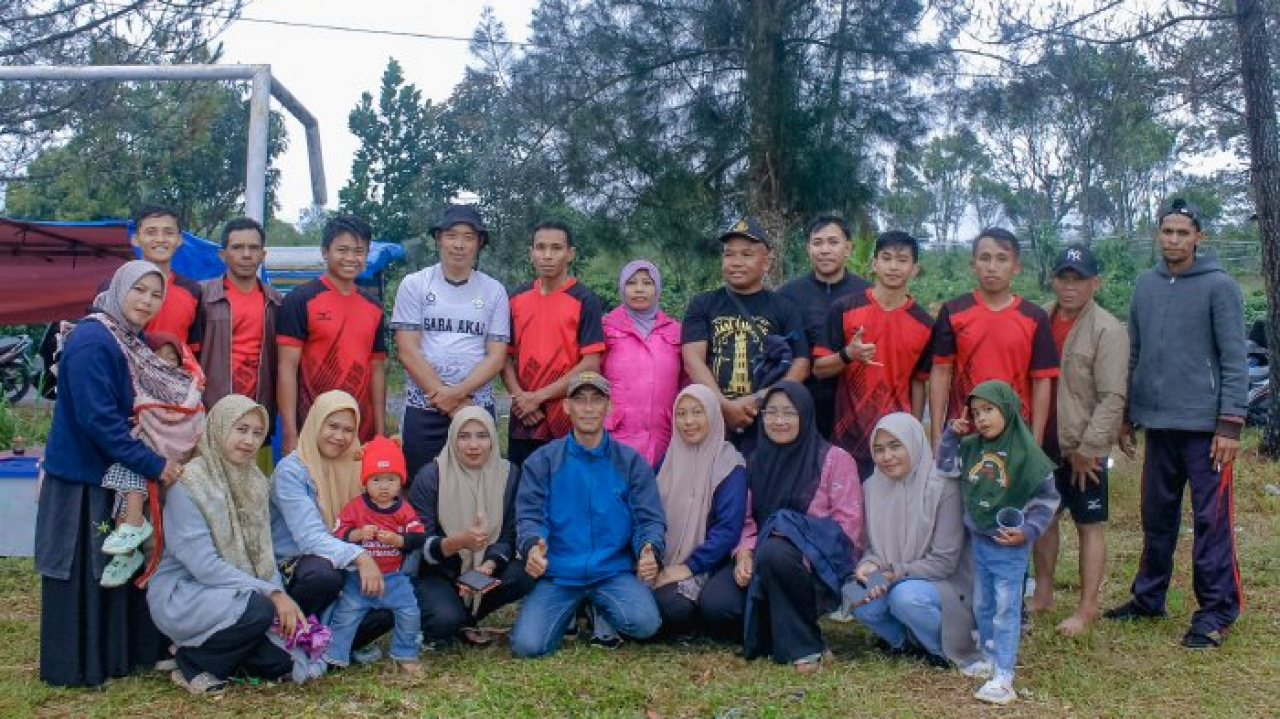 KAMPUNG ATU LINTANG SUKSES MENANG DI KOMPETISI BOLA MINI KECAMATAN ATU LINTANG