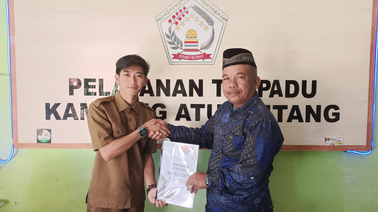Penyerahan Dokumen APBK 2025 Desa Atu Lintang