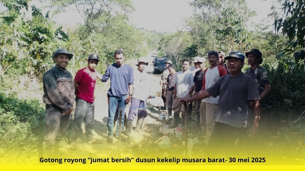 Jumat bersih rutin,bukti komitmen pemerintah kampung dalam menjaga semangat kebersamaan dan gotong royong