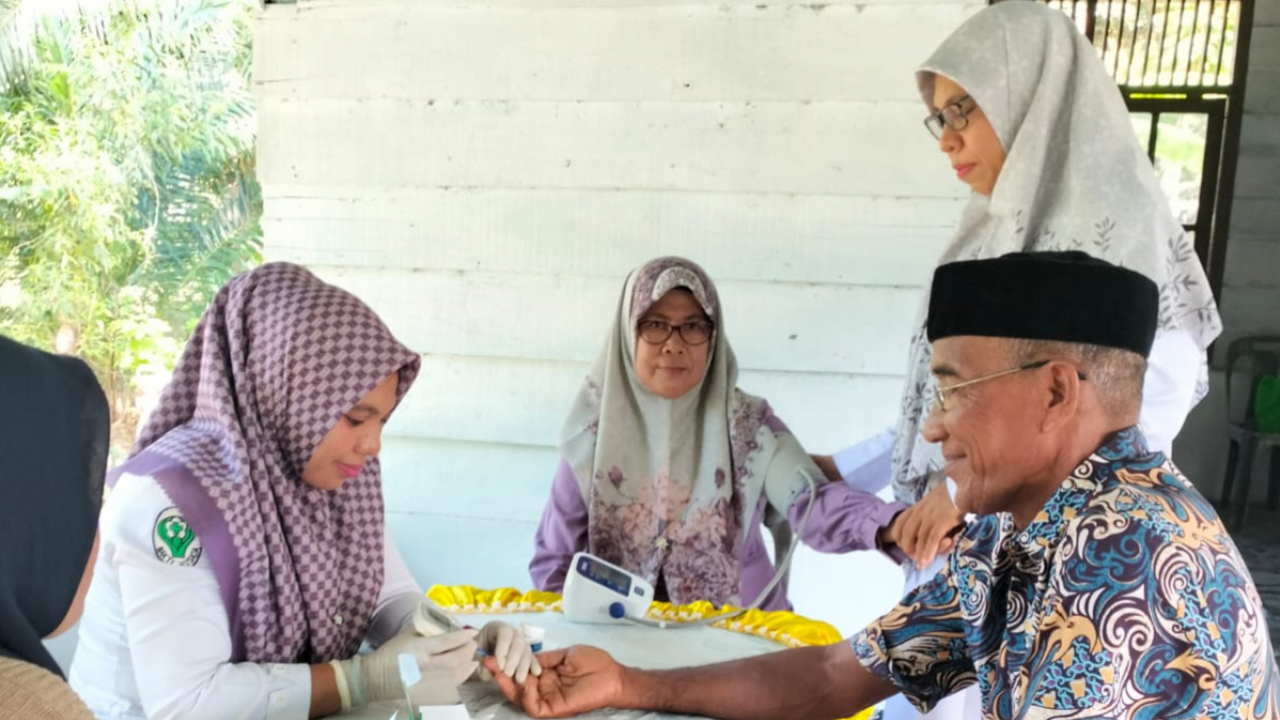 Posyandu Lansia di Gampong Krueng Tinggai