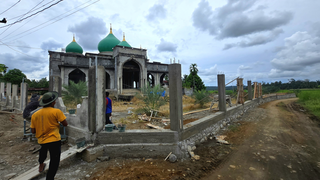 16 Tahun Dibangun, Masjid Darul Mahabbah Gampong Gunci Masih Menanti Uluran Tangan Para Dermawan