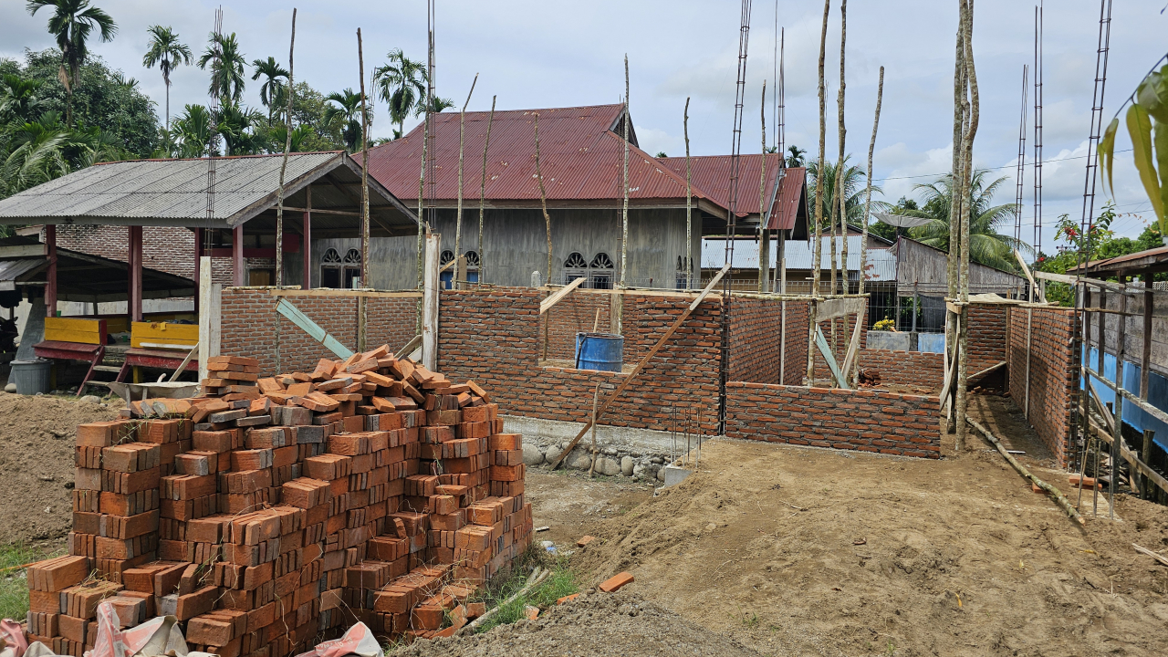 Proses Pembangunan Lumbunga Pangan Desa Gunci Menggunakan Dana Desa TA 2024