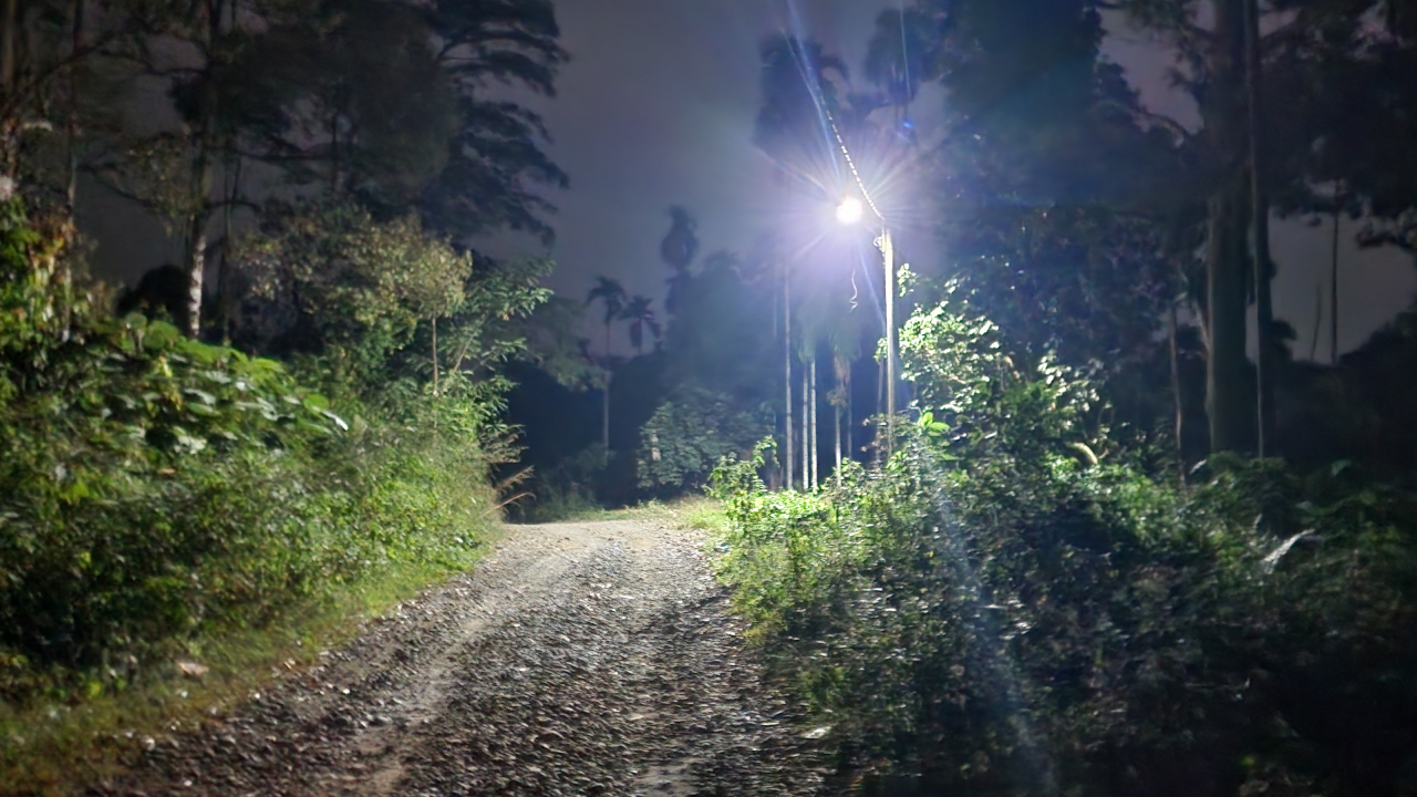Puluhan Lampu Penerangan Jalan Gampong Gunci di Perbaiki