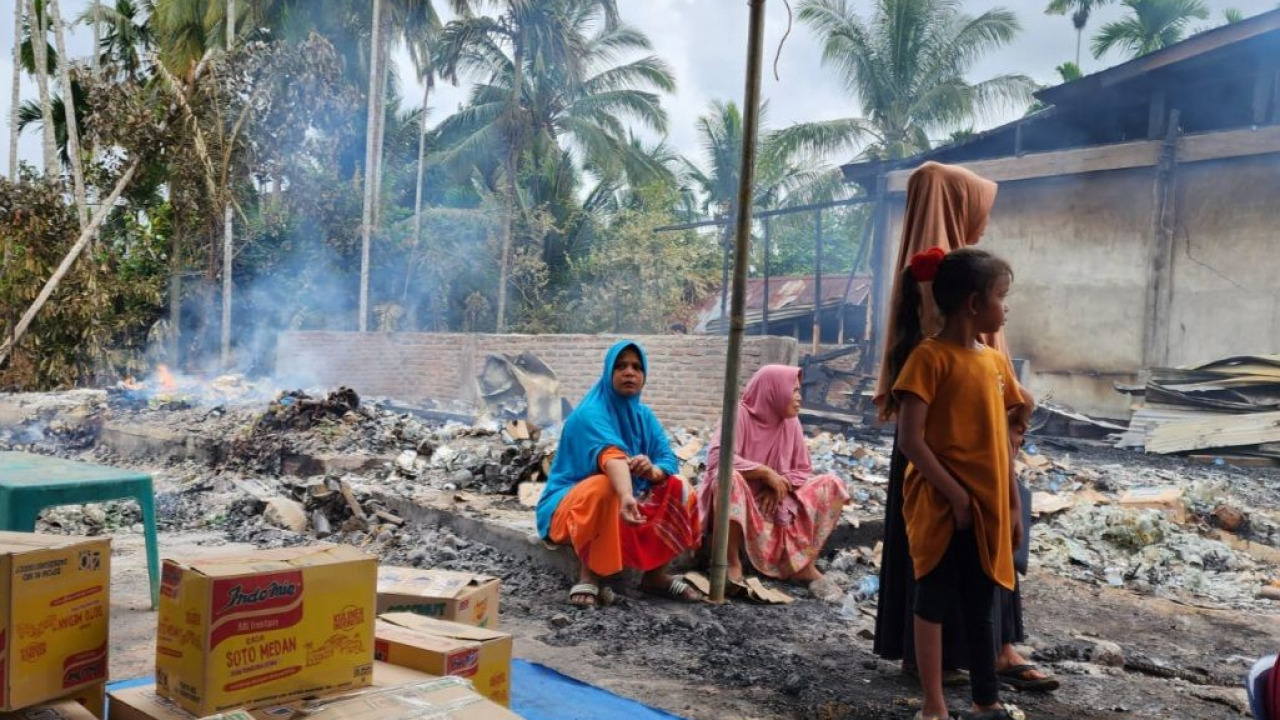 Empat Unit Ruko Di Gampong gunci Habis Terbakar