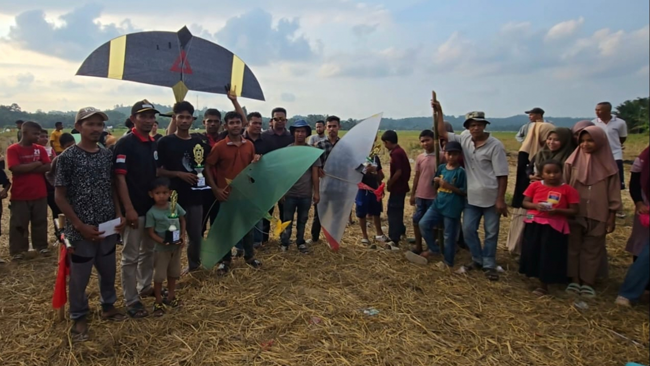 Gampong Gunci Gelar Kegiatan Lomba Layang -Layang Piala Geuchik