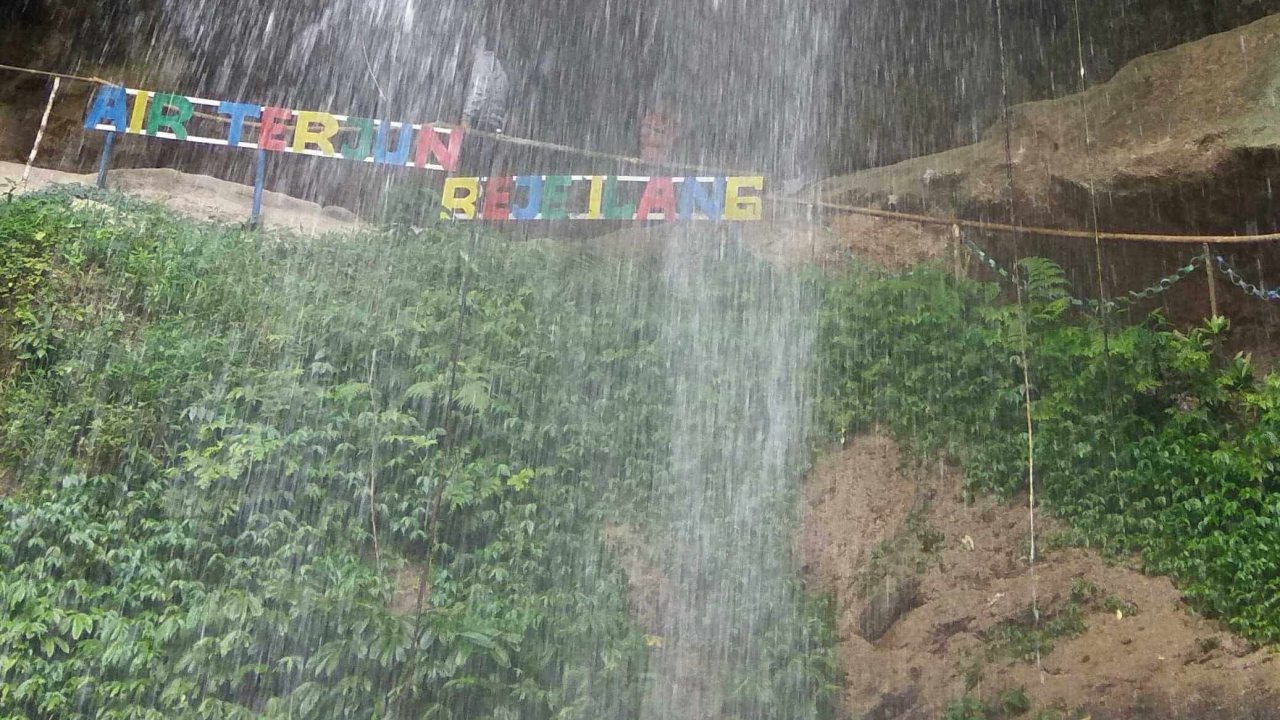 Air Terjun Reje Ilang.....
