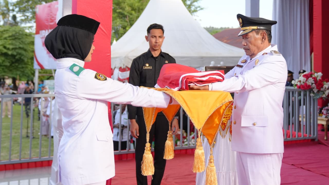 Khidmat dan Penuh Semangat, Upacara Penurunan Bendera Tutup Peringatan HUT ke-80 RI di Sabang