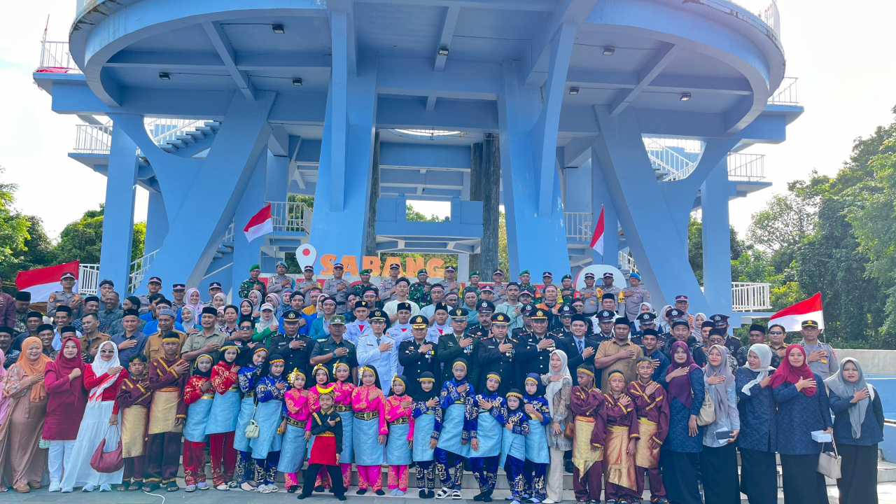 Merah Putih Berkibar di Titik Nol Indonesia