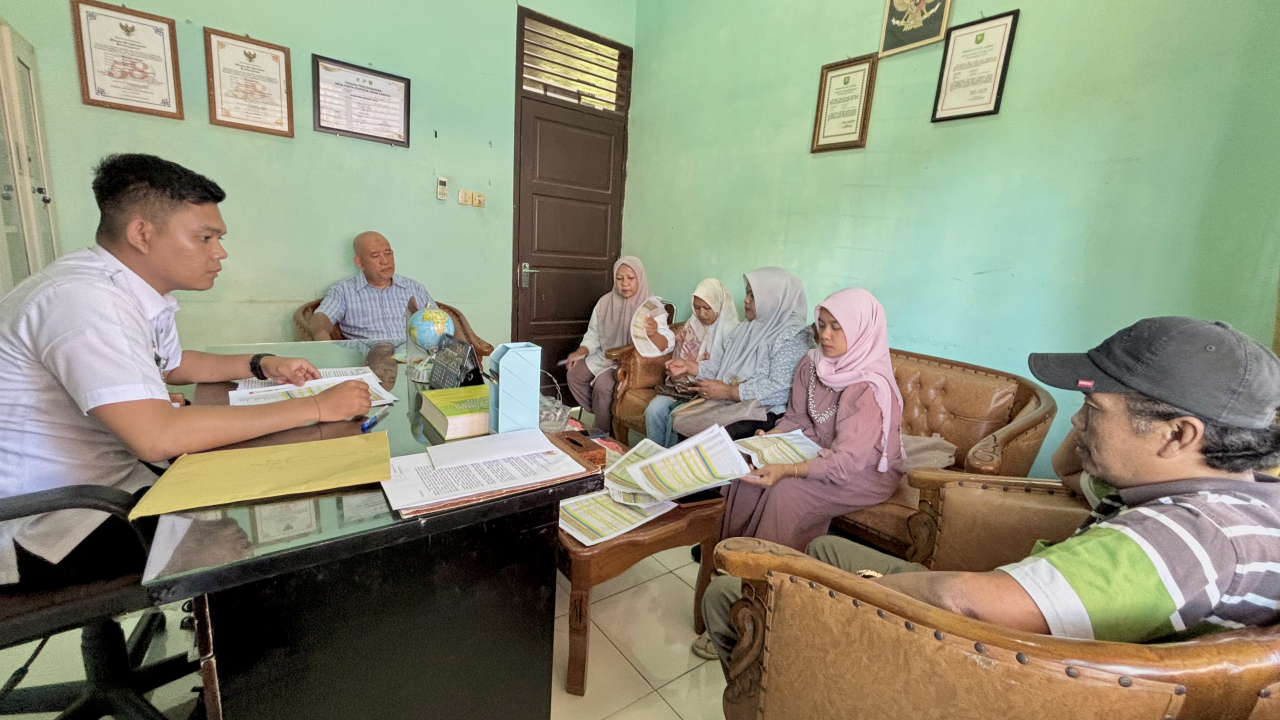 Pj. Keuchik Krueng Raya Terima Audiensi P2K, Bahas Persiapan Pilchiksung Desember 2025