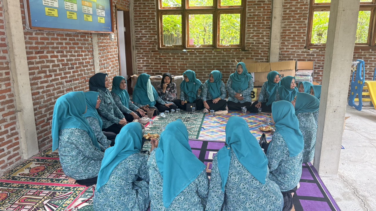 Pertemuan Rutin PKK Gampong Krueng Raya: Bahas Program dan Peran Dasa Wisma