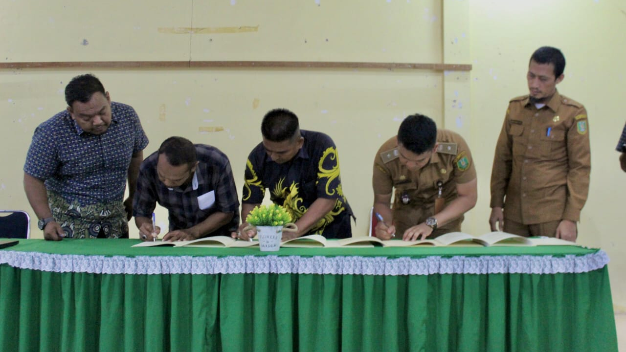 Kegiatan Diskusi dan Penandatanganan Perjanjian Kerja Sama Terkait Pelaksanaan Program Petakan, Sisir, Advokasi dan Registrasi (PESIAR)
