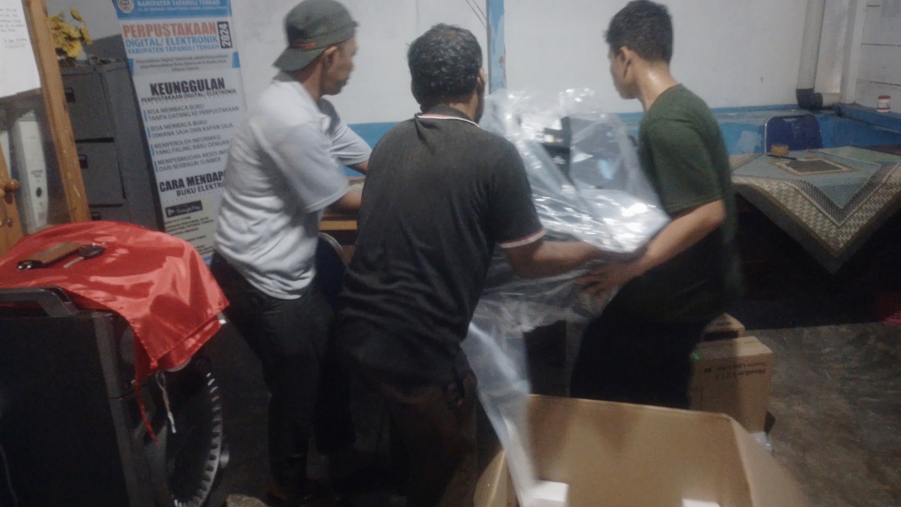 Sitio-Tio Hilir Makin Digital! Terima Hibah Pengembangan Ruang Komunitas Digital Fase III