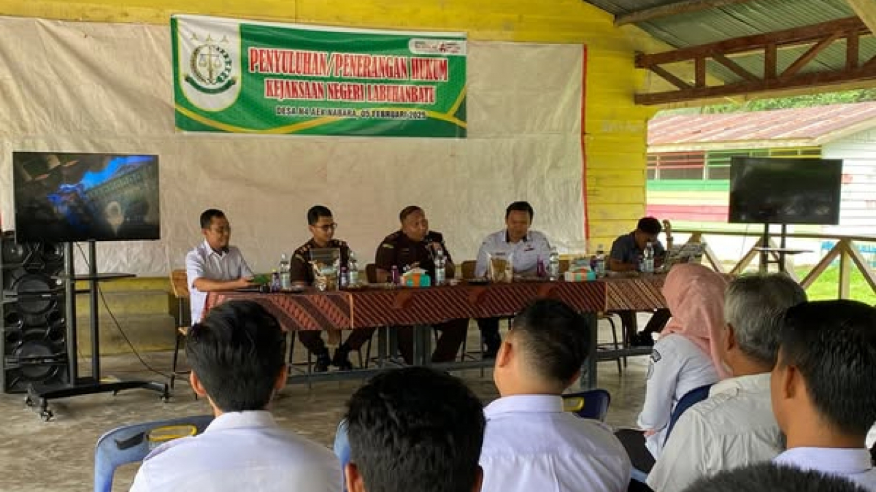 Penyuluhan/Penerangan Hukum Dari Kejaksaan Negeri Kabupaten Labuhanbatu di Desa N-4 Aek Nabara