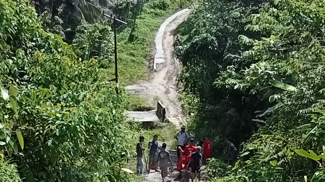 Kerja Bakti Pamsimas di Desa Hilisalo’o