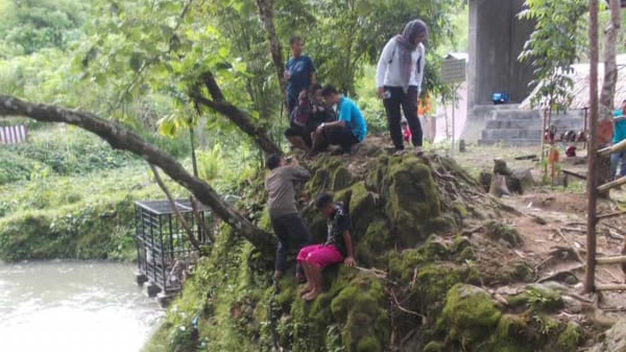 Karasangadulo (Batu Bertelur)