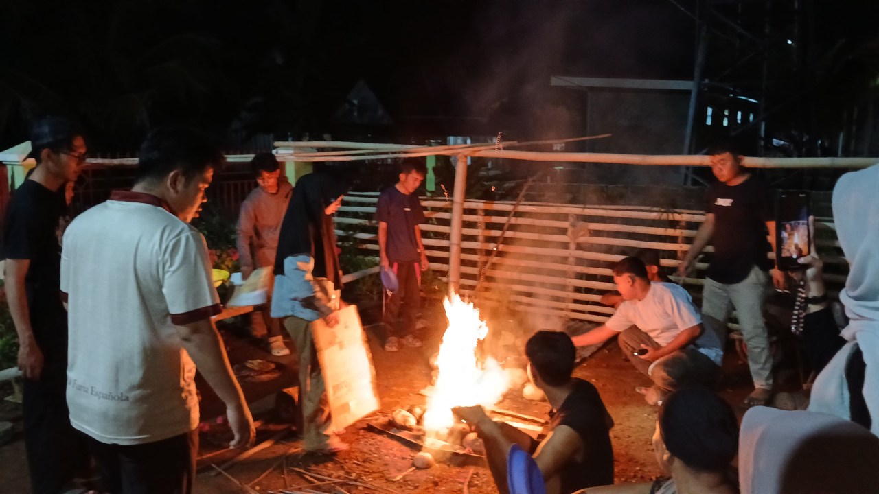 KKN Kelompok 4 UNU Sumbar Gelar Bakar-Bakar dan Makan Bajamba Bersama Masyarakat dan PPLGM Lagan Gadang Mudik
