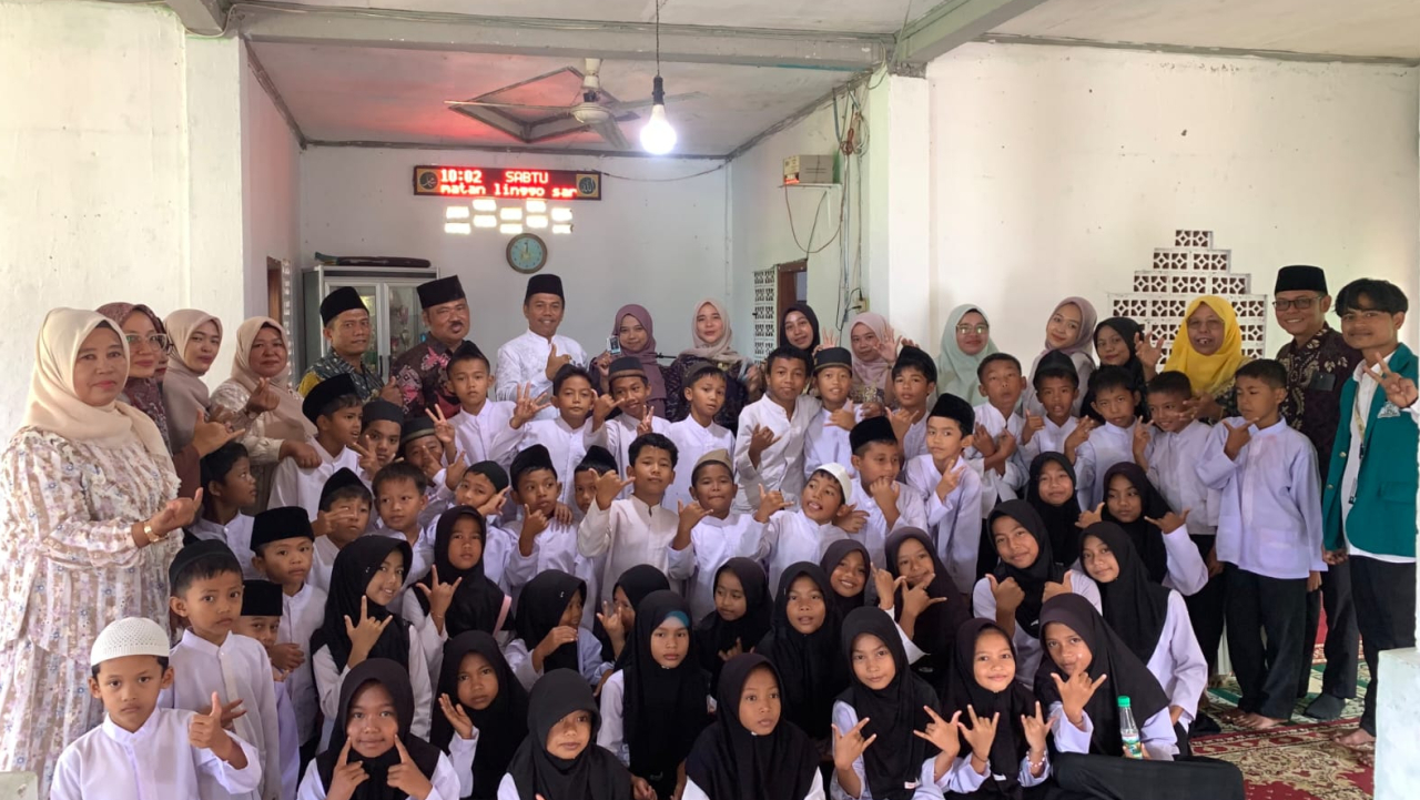 Mahasiswa KKN UNU Sumbar Kelompok 4 Berpartisipasi sebagai Panitia Peringatan Maulid Nabi Muhammad SAW di SD Negeri 27 Lagan Kecil Mudik