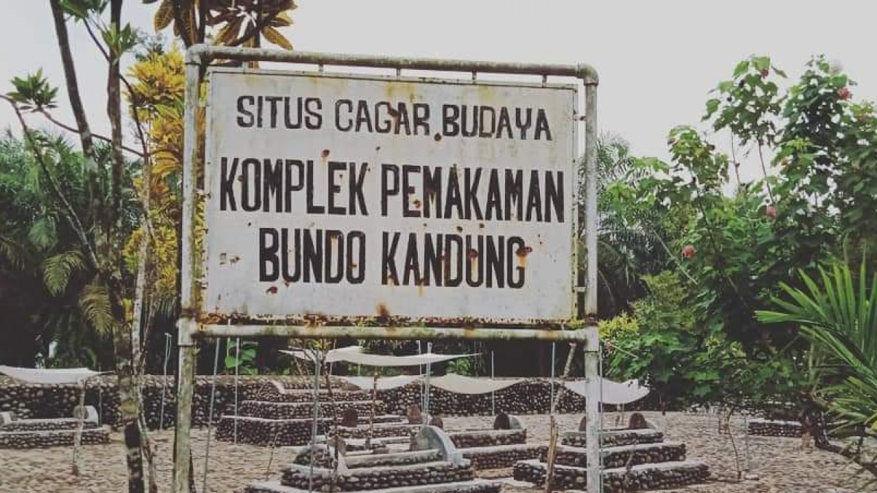 Komplek Makam Bundo Kandung