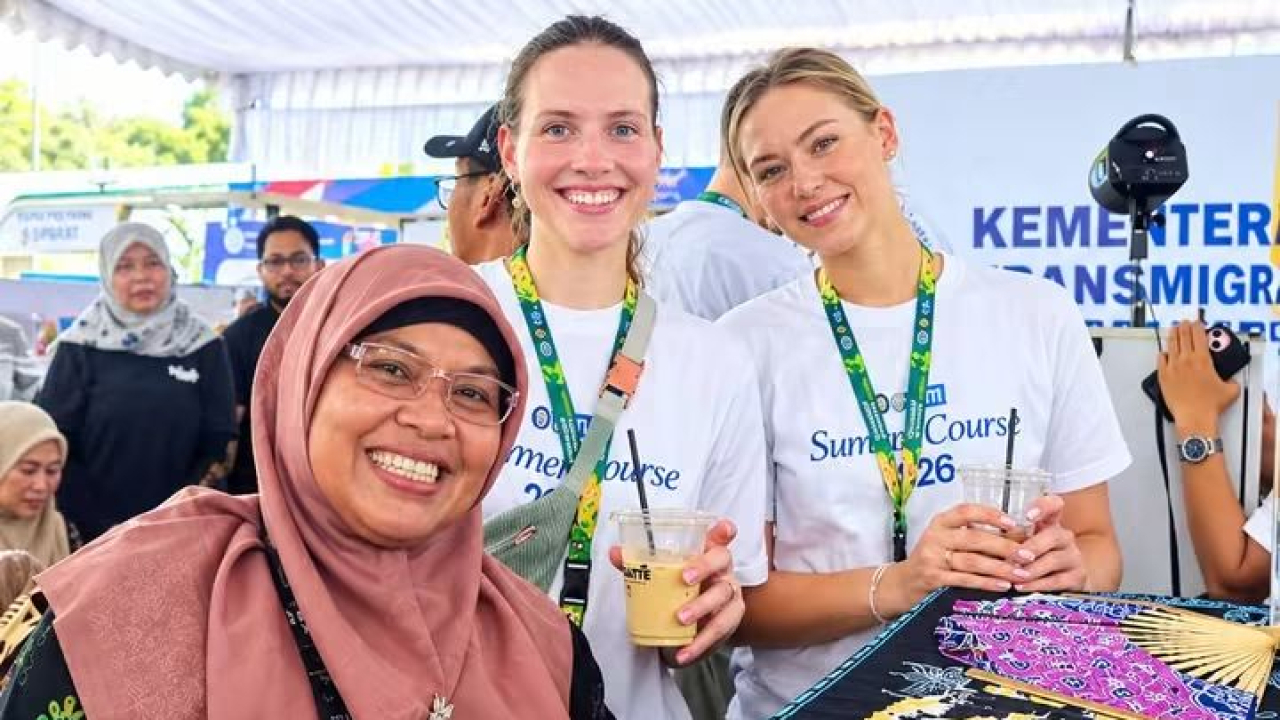 BATIK MANDE RUBIAH LUNANG : MENGHIDUPKAN WARISAN NASKAH KUNO MENJADI MAHAKARYA BUDAYA MINANGKABAU