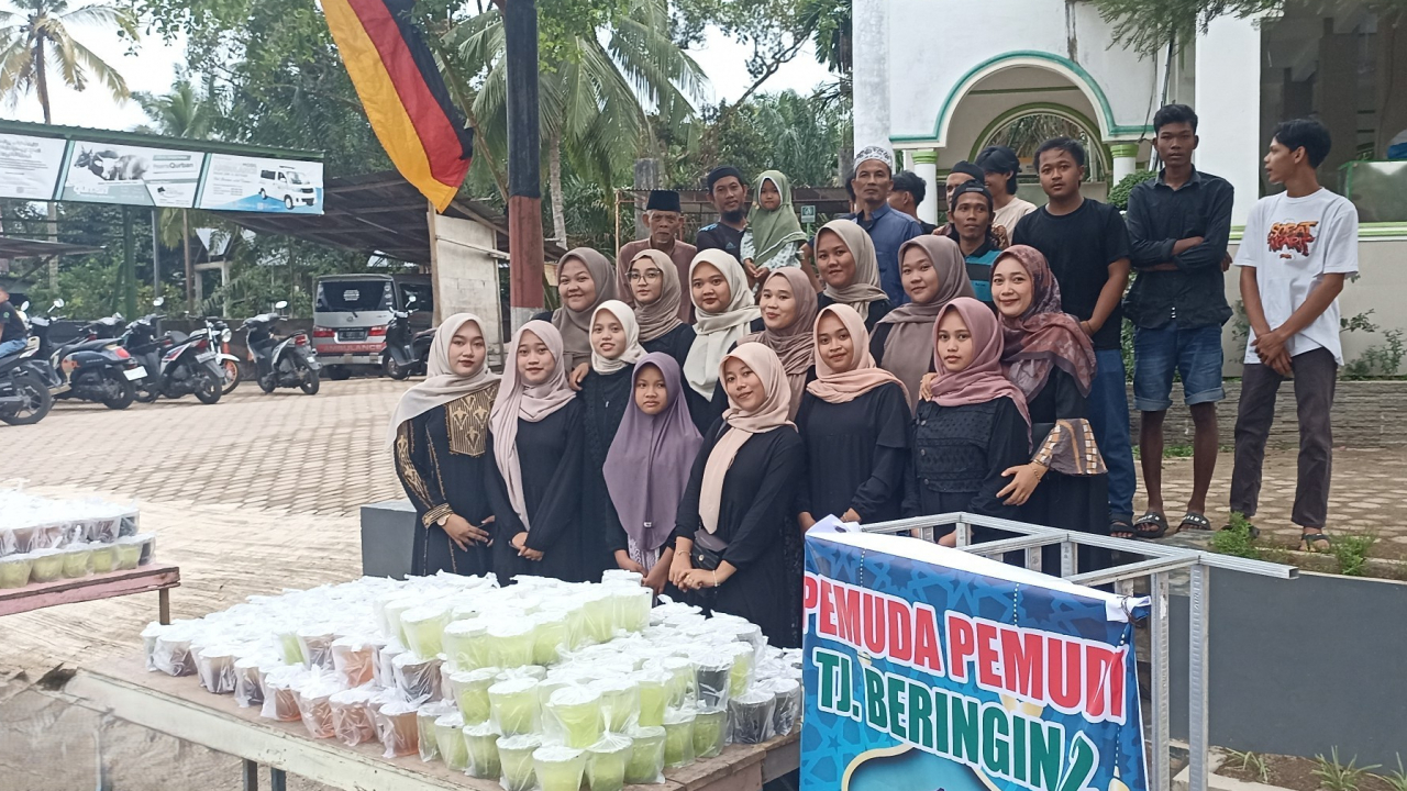 PEMUDA TANJUNG BERINGIN II SUKSES GELAR BAKTI SOSIAL BERBAGI TAKJIL