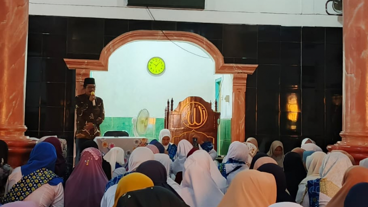 PENGAJIAN RUTIN BKMT SE-KECAMATAN LUNANG