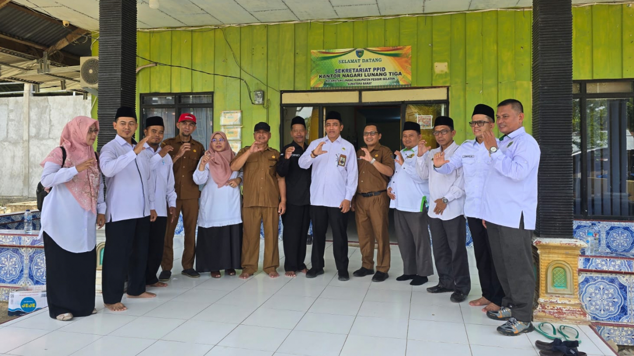 Peletakan Batu Pertama Bedah Rumah di Lunang Tiga, Program BERANI Kemenag Pessel 2025