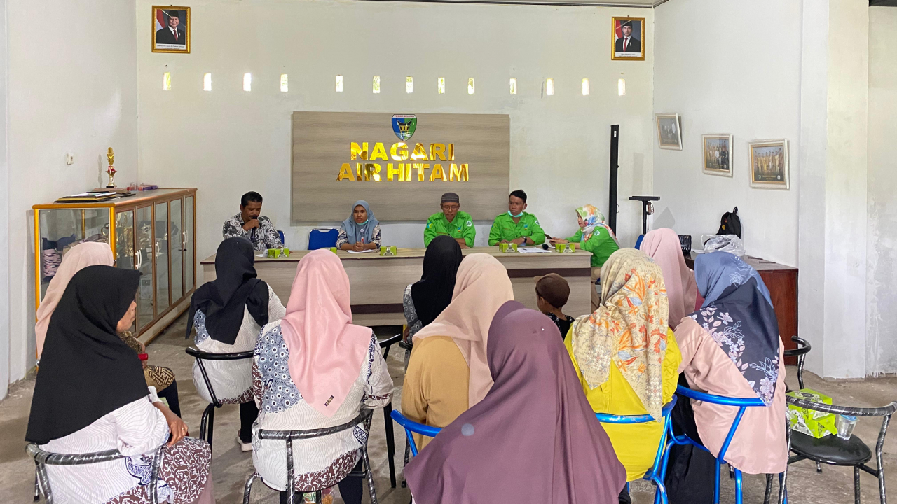 Peningkatan Kesehatan Masyarakat melalui STBM dan Sosialisasi Pencegahan Penyakit Tidak Menular di Nagari Air Hitam