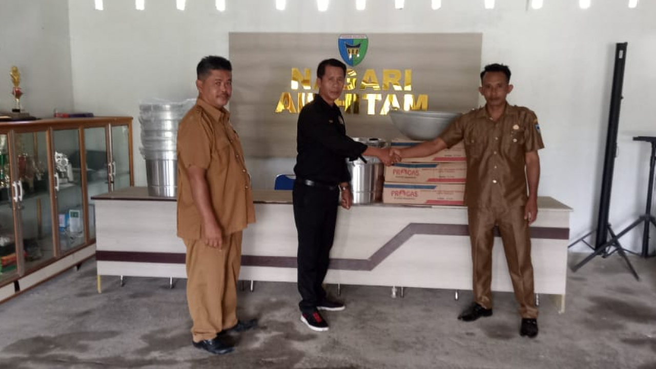 Peningkatan Kesiapsiagaan Bencana di Nagari Air Hitam melalui Penyerahan Peralatan Dapur Umum