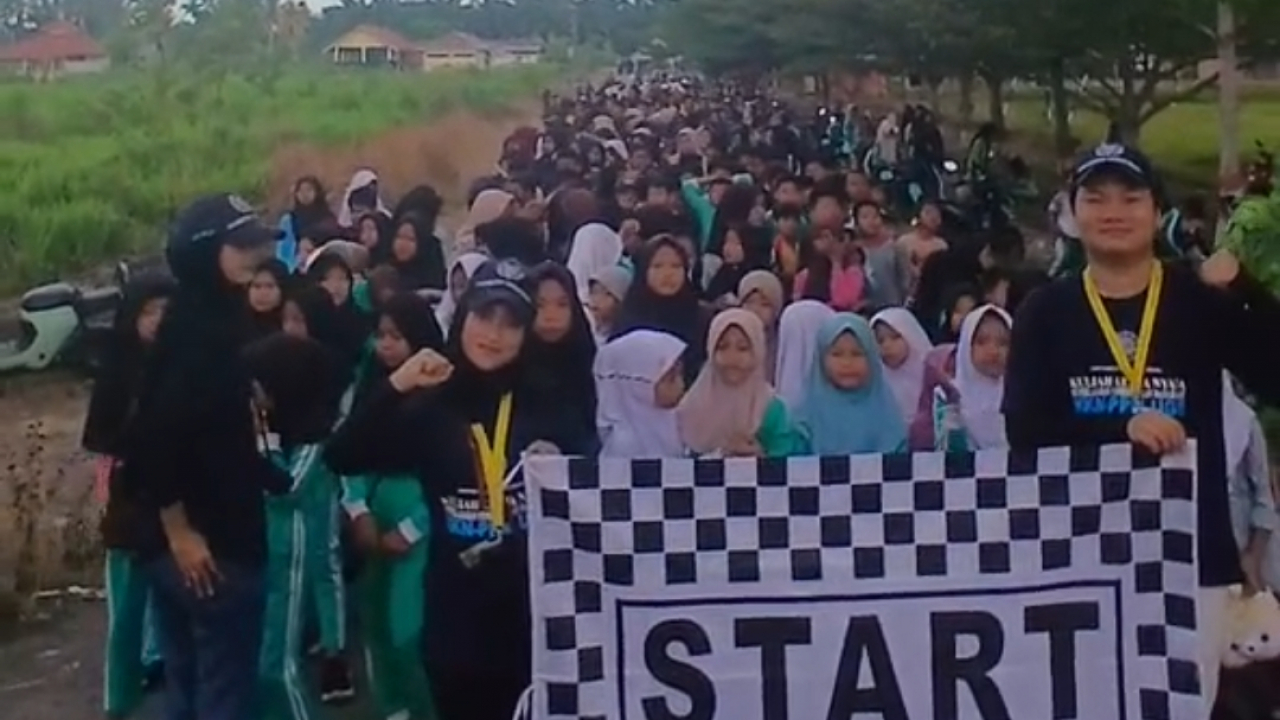 Serunya Jalan Sehat dan Senam Sehat Bareng KKN UGM di Lunang Silaut!