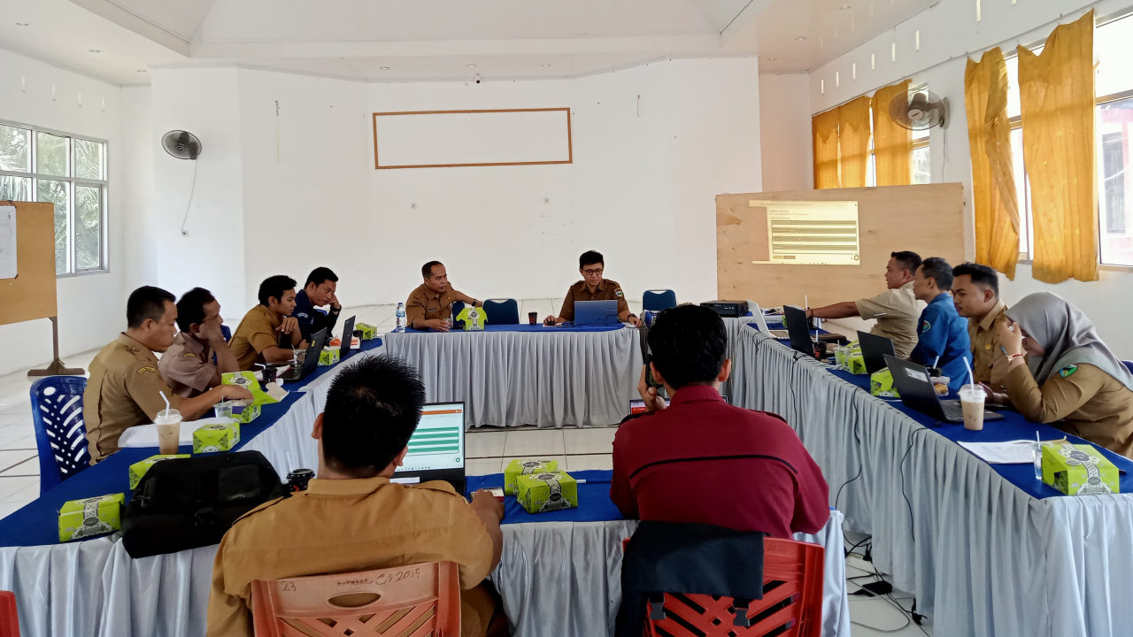 Peningkatan Kapasitas Sekretaris Nagari melalui Bimtek Aplikasi Desk Pilkada 2024 di Kecamatan Silaut