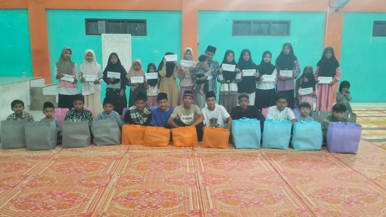 Sembako dan Infak Masjid untuk Yatim Nagari Kandang Baru
