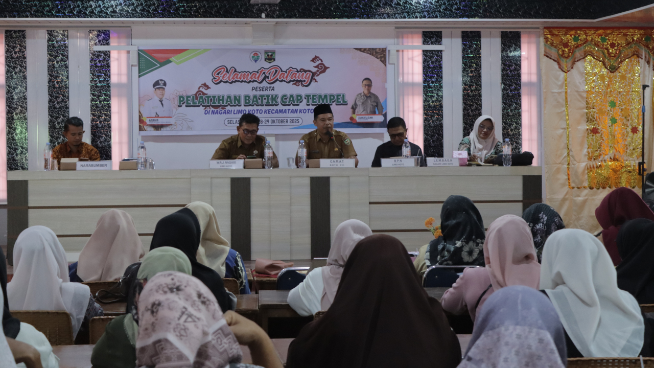 PELATIHAN BATIK CAP TEMPEL DIHARAPKAN JADI MOTOR PENGGERAK EKONOMI MASYARAKAT NAGARI LIMO KOTO