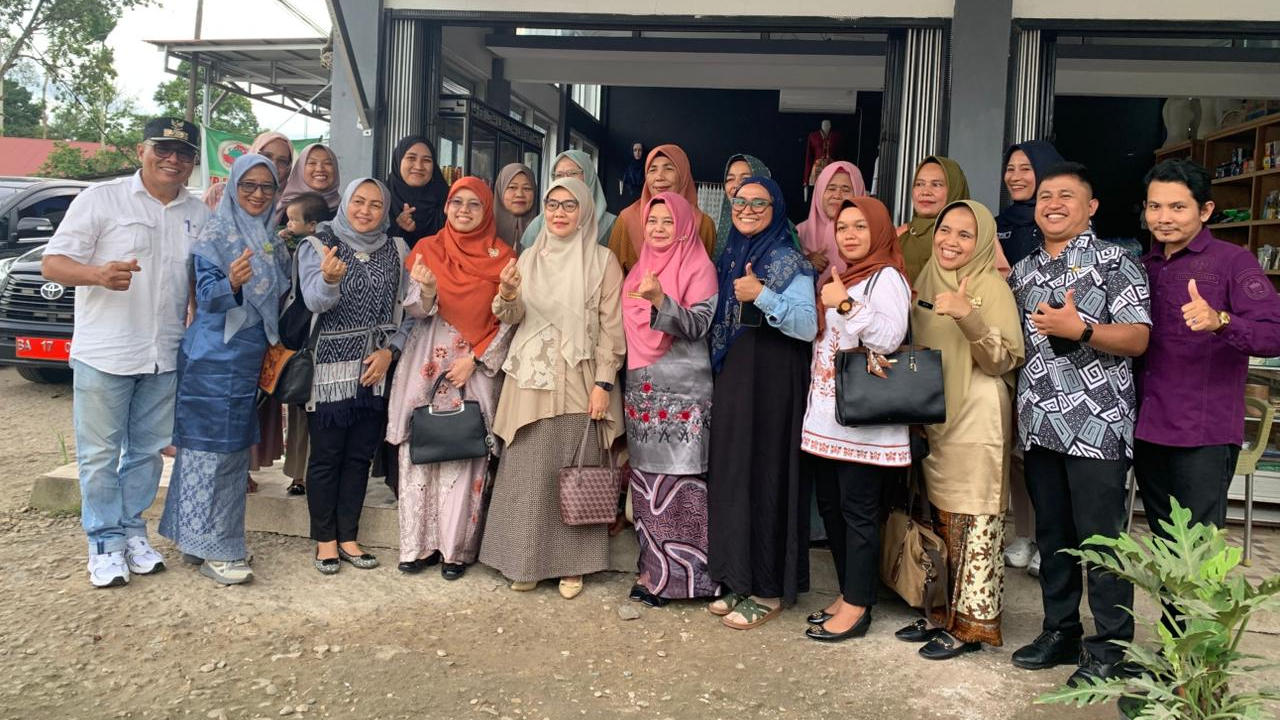 Dekranasda Kabupaten Lima Puluh Kota Kunjungi UMKM Rancak, Perkuat Sinergi dan Pembinaan UMKM