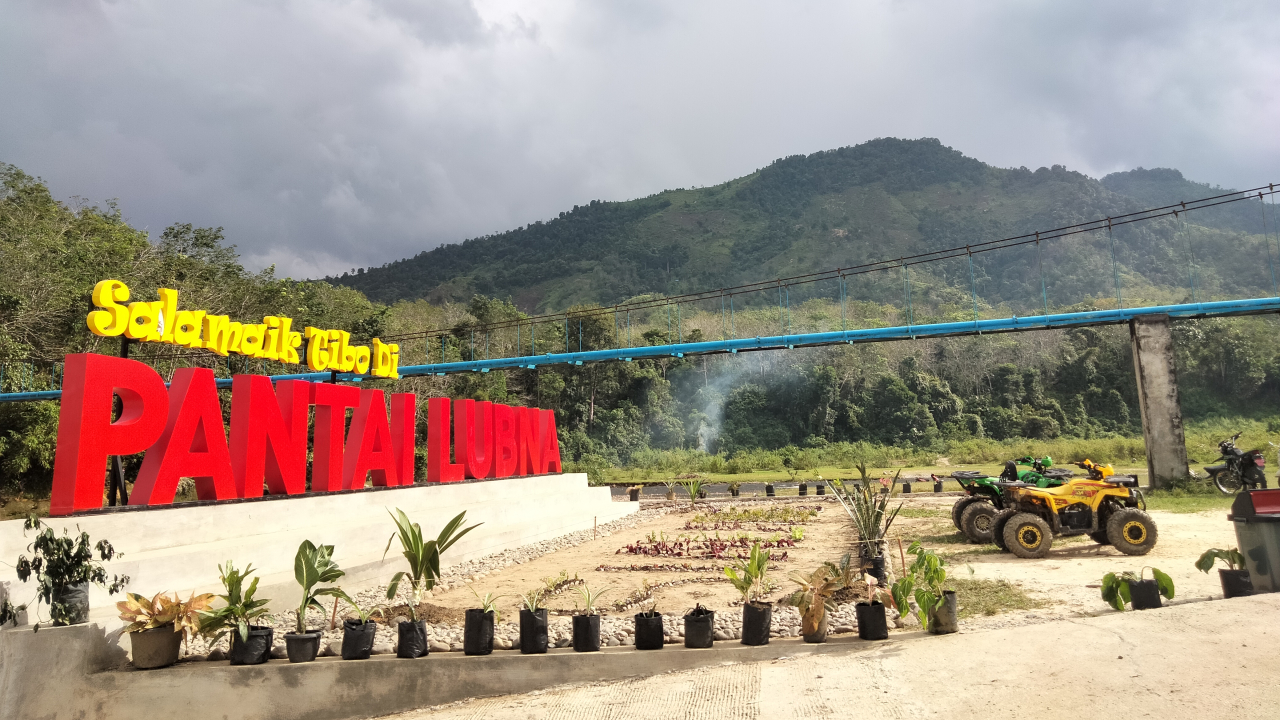 PANTAI LUBNA