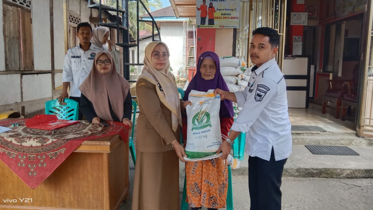 Penyaluran Beras Ketahanan Pangan di Nagari Bomas Koto Baru Kecamatan Sungai Pagu Kabupaten Solok Selatan