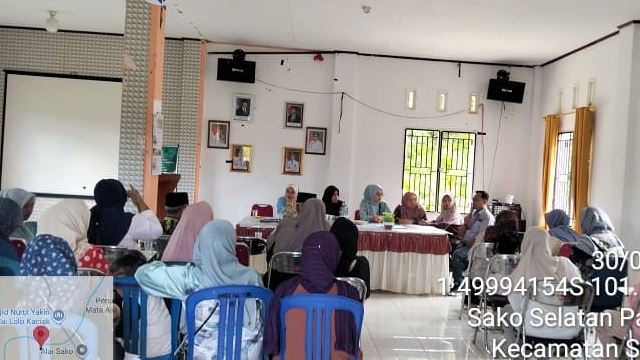 Rapat anggota Koperasi Desa Merah Putih