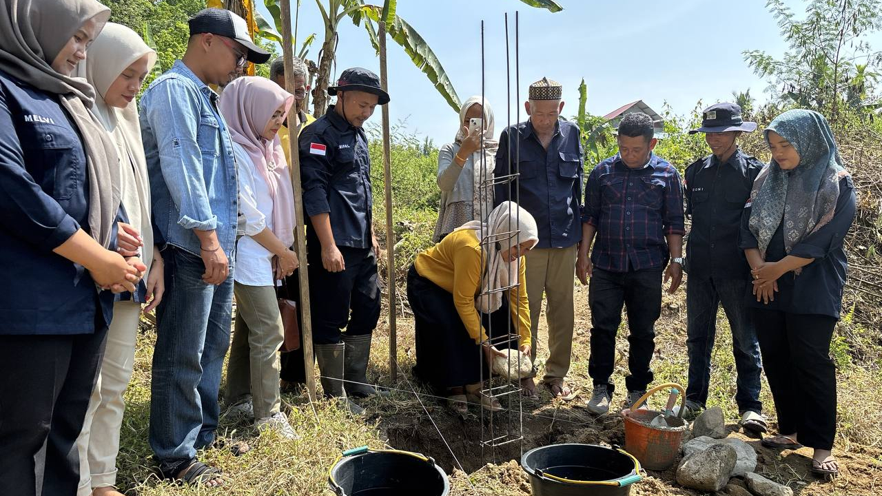 Peletakan Batu Pertama Pembangunan Kandang Ayam KUB: Langkah Nyata BUMDes Sako Selatan Badunsanak untuk Ketahanan Pangan Nagari