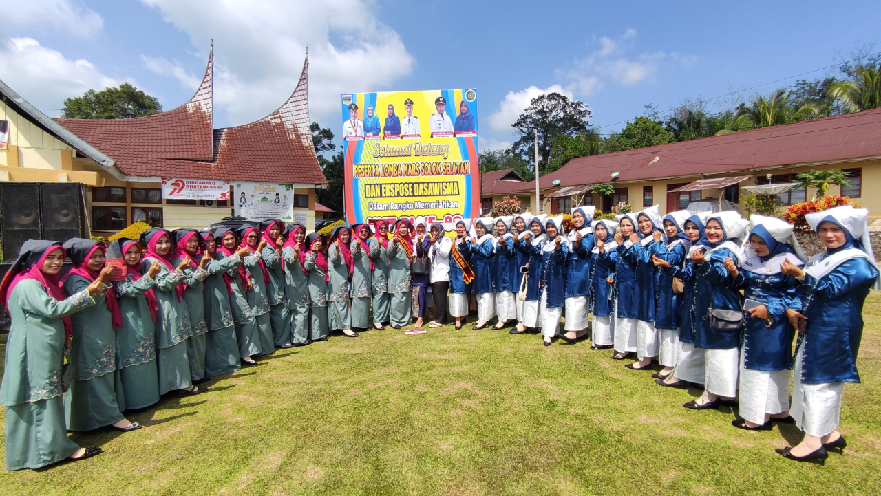 TP-PKK NAGARI PADANG AIR DINGIN IKUTI LOMBA MARS SOLOK SELATAN DAN EKSPOSE DASAWISMA TINGKAT KECAMATAN SANGIR JUJUAN