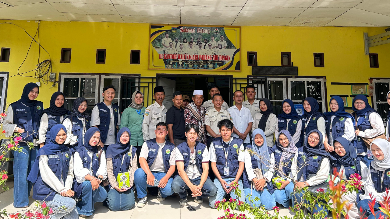 MAHASISWA KKN UNBRAH 2025 KELOMPOK 21 GELAR LOKARKARYA DI KANTOR WALI NAGARI PADANG AIR DINGIN