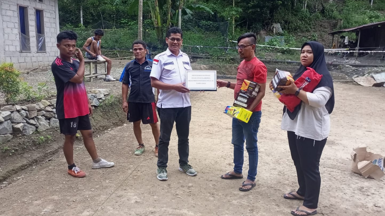 Desa Silungkang Oso Terima Bantuan Sarana Olahraga dari Dana Desa