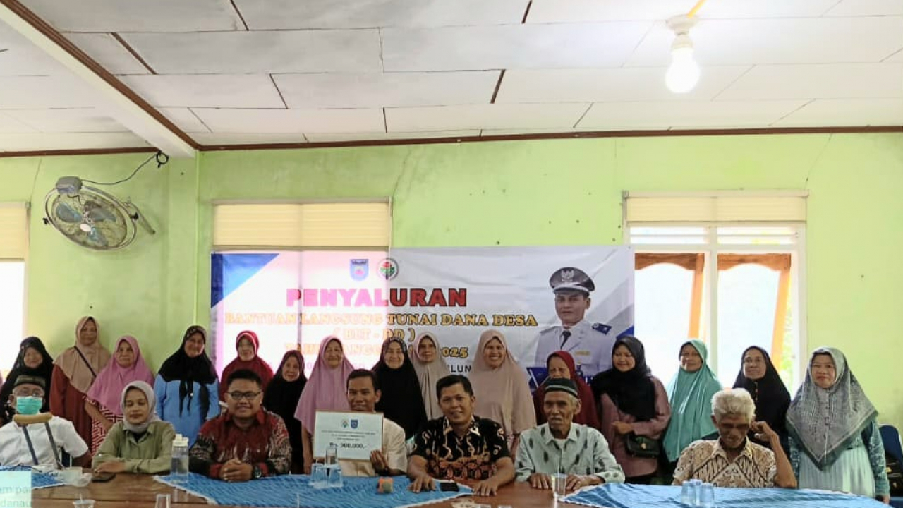 BLT DD Triwulan IV: 25 KPM Desa Silungkang Oso Terima Bantuan