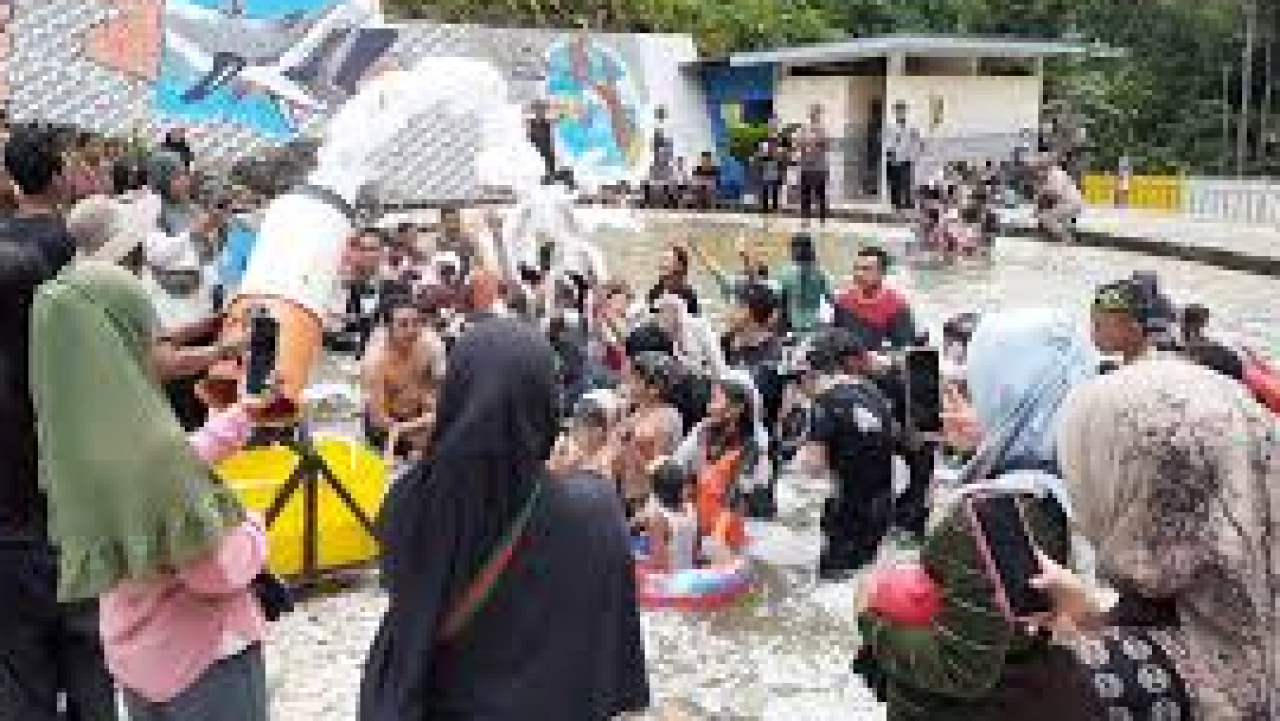 Menyegarkan Diri di Kolam Mudiak Lugha, Desa Silungkang Oso