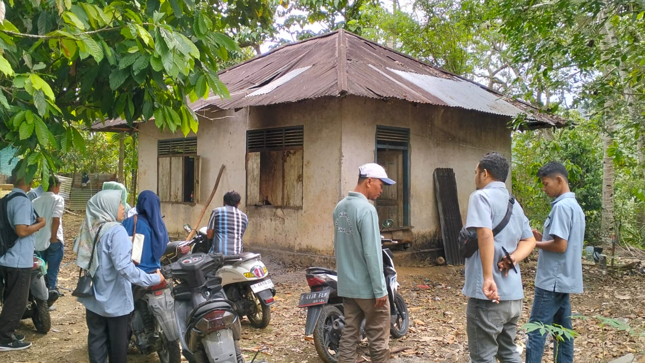 Pelaksanaan Survei 6 Rumah Rumah Tidak Layak Huni di Desa Silungkang Oso Tahun 2025 oleh Tim verifikasi , Monitoring dan Evaluasi Desa
