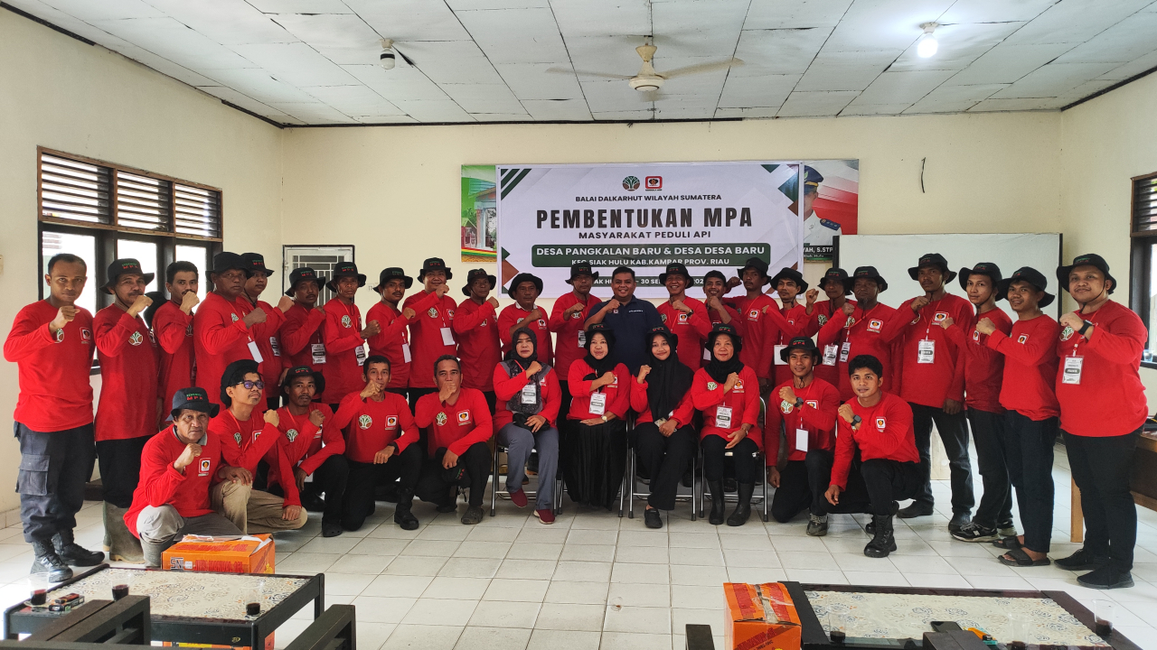 Pelatihan Masyarakat peduli api dari mangala apni desa pangkalan baru dan desa baru dikantor camat siak hulu