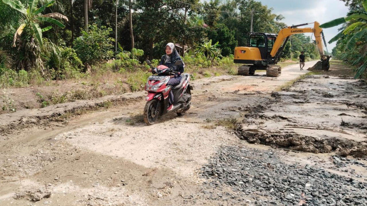 Swadaya Warga Margo Rukun Atasi Genangan di Langkat
