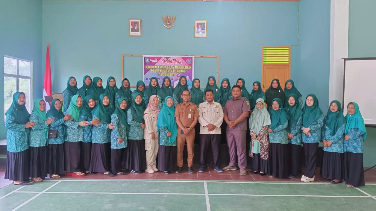 Pelatihan Ketahanan Pangan Dalam Meningkatkan Ekonomi Kelurga dan Membuat Pertisida Nabati TP.PKK Desa Langkat