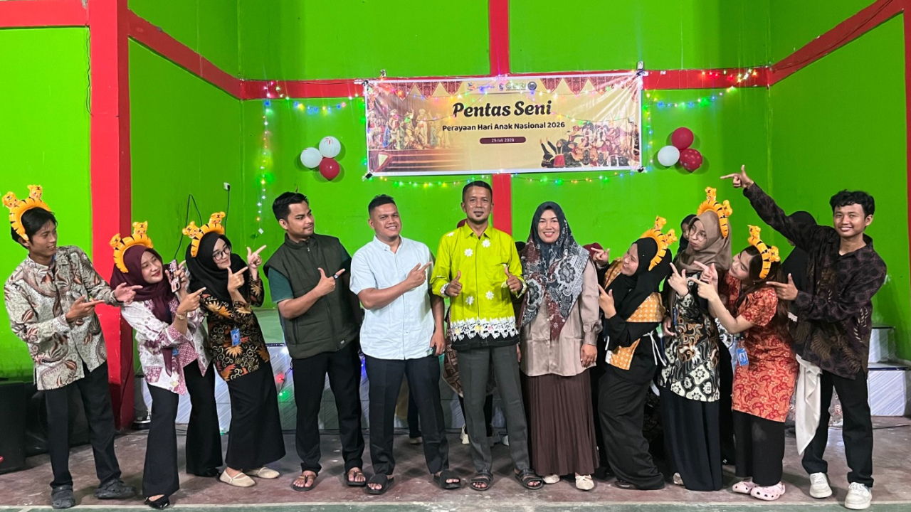 Mahasiswa KKN Universitas Riau Gelar Pentas Seni Meriahkan Peringatan Hari Anak di Desa Penarikan