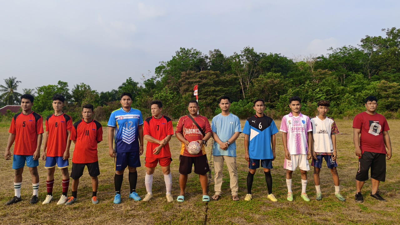 SEMANGAT KEMERDEKAAN OPEM TURNAMEN FUTSAL SE DESA PENARIKAN RESMI DIGELAR