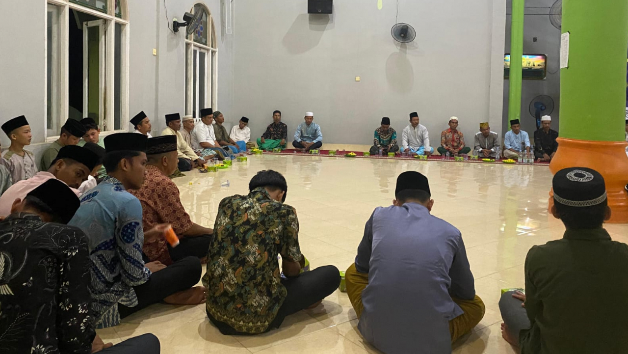 Majelis Ta’lim Rutin Setiap Selasa Malam di Masjid Baiturrahman Desa Penarikan, Wadah Penguatan Iman dan Ukhuwah